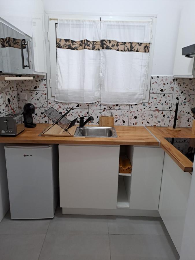 Appartement Cosy, T2 Situe En Centre Ville De Saint-Pierre ภายนอก รูปภาพ
