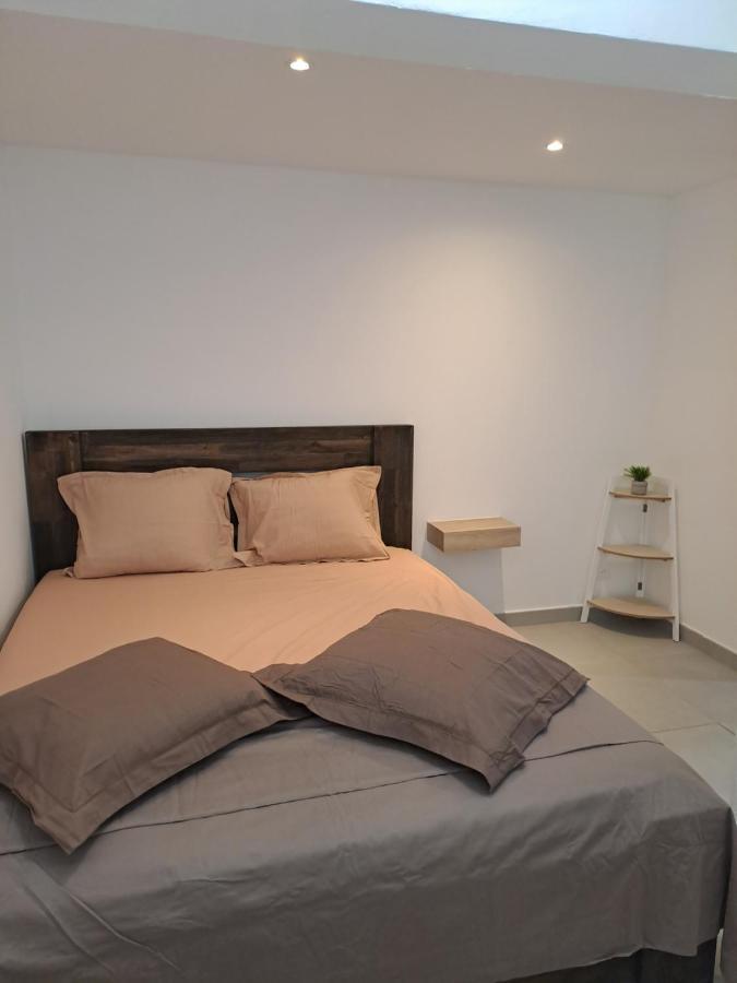 Appartement Cosy, T2 Situe En Centre Ville De Saint-Pierre ภายนอก รูปภาพ
